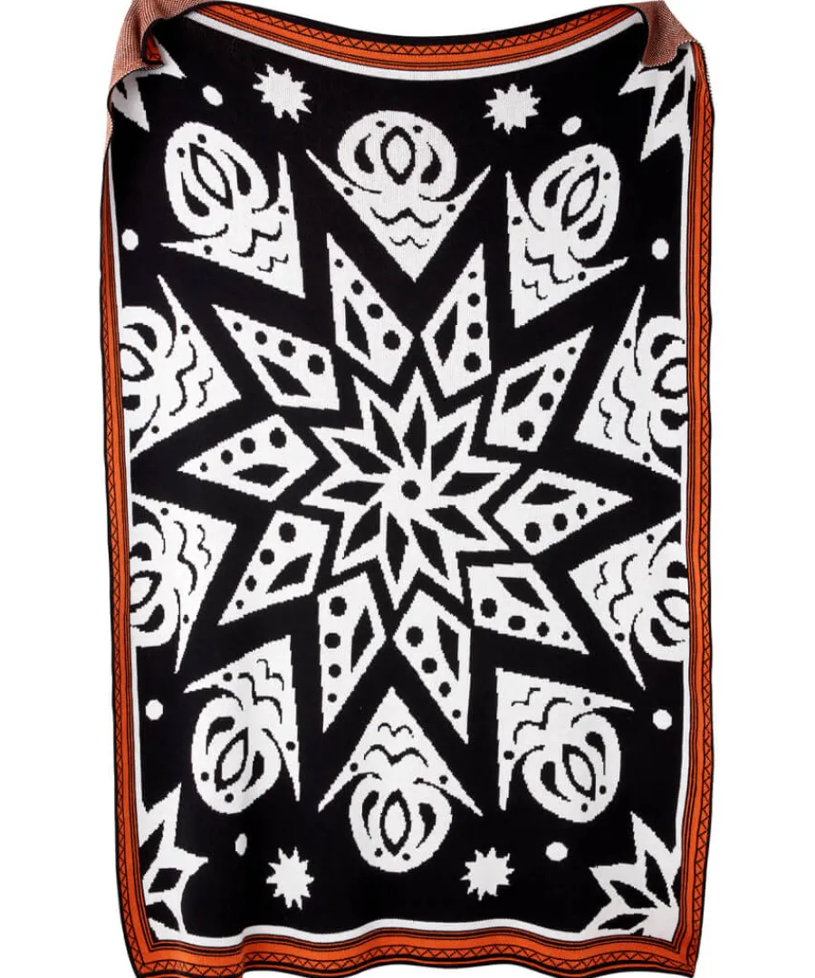 beautifully_geo_reversible_knitted_throw_1.webp Joe Browns Gifts<Beautifully Geo Reversible Knitted Throw