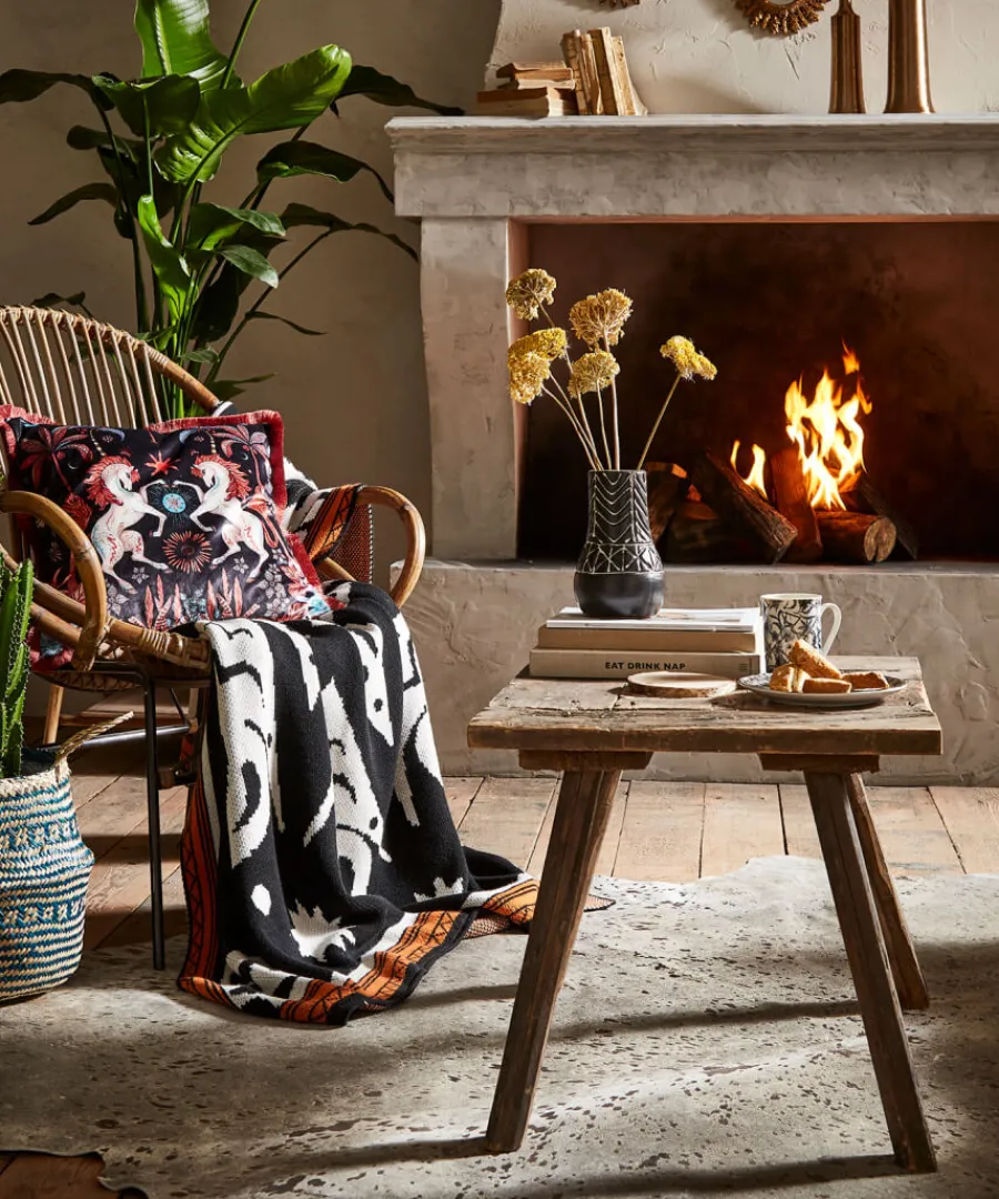 beautifully_geo_reversible_knitted_throw_5.webp Joe Browns Gifts<Beautifully Geo Reversible Knitted Throw