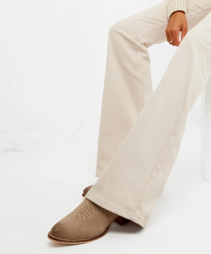 ecru_bootcut_jeans_4.webp Joe Browns Jeans & Trousers<Ecru Bootcut Jeans