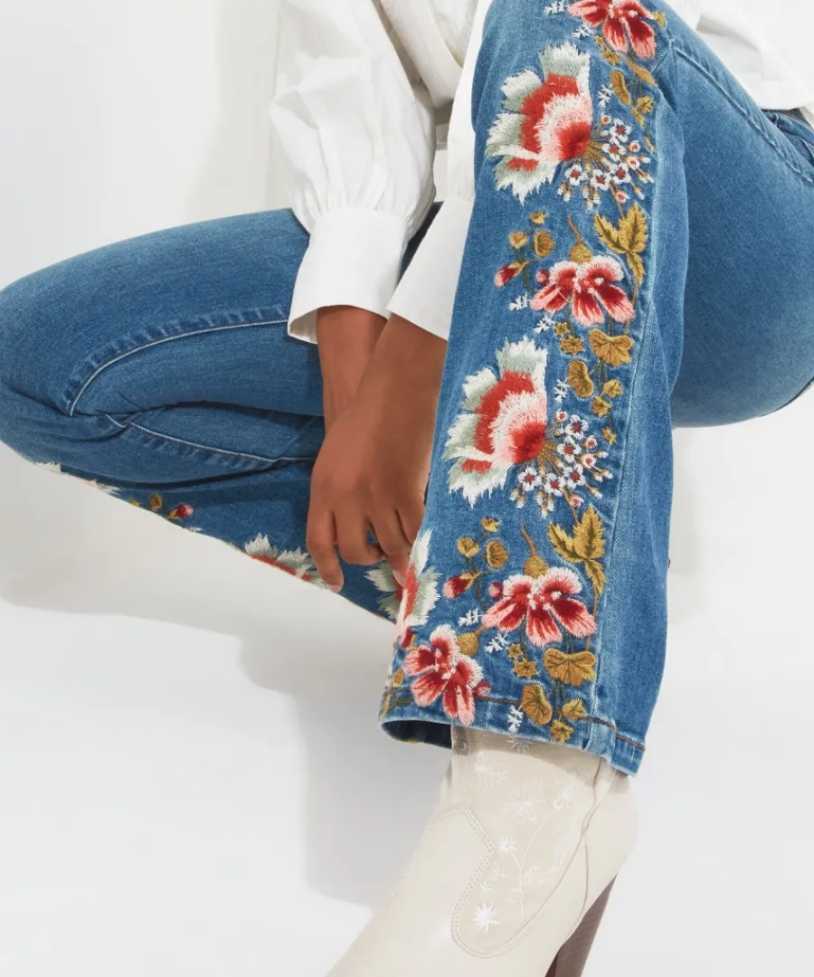 emma_embroidered_jeans_5.webp Joe Browns Jeans & Trousers<Emma Embroidered Jeans
