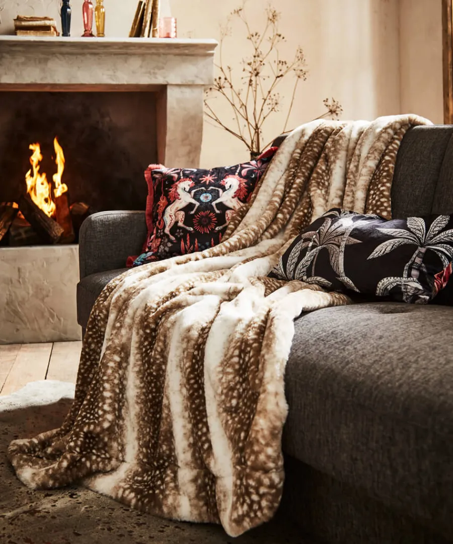 fawn_fur_throw_3.webp Joe Browns Gifts<Fawn Fur Throw