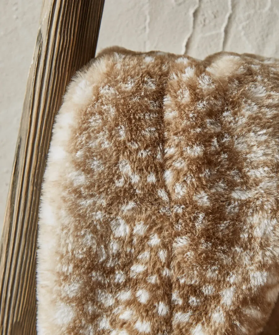 fawn_fur_throw_5.webp Joe Browns Gifts<Fawn Fur Throw