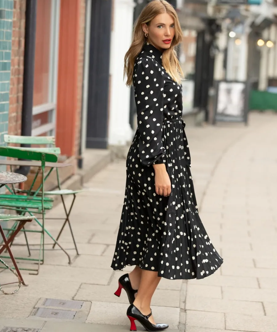 polly_spot_pleat_dress_2.webp Joe Browns Dresses<Polly Spot Pleat Dress